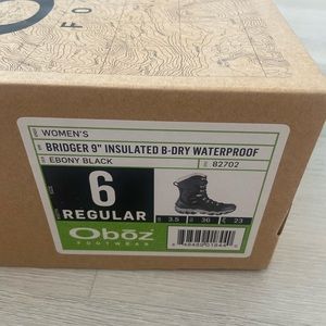 Oboz insulated waterproof snow hiking boots (brand new in box)